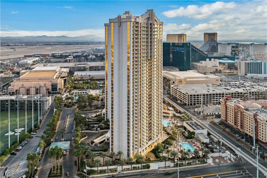 125 Harmon, Las Vegas, NV 89109