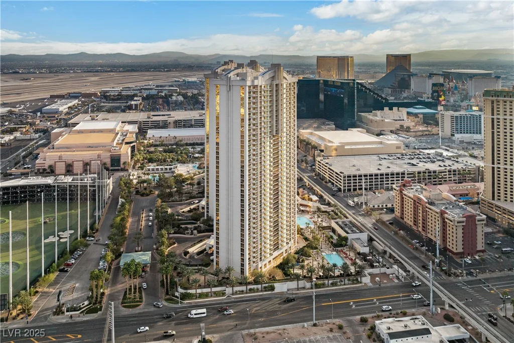 125 Harmon, Las Vegas, NV 89109