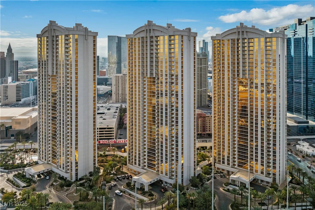 125 Harmon, Las Vegas, NV 89109