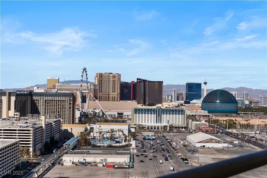 125 Harmon, Las Vegas, NV 89109