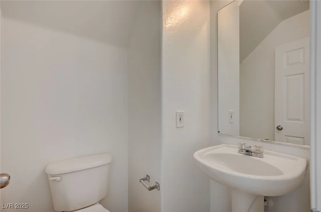 5861 Secret Island, Las Vegas, NV 89139