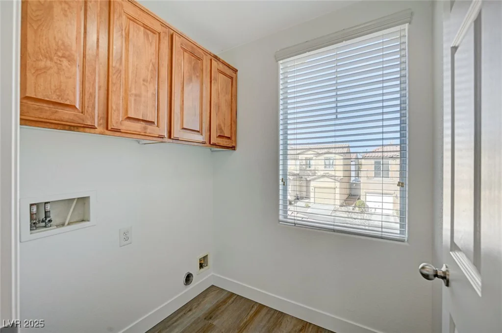 5861 Secret Island, Las Vegas, NV 89139
