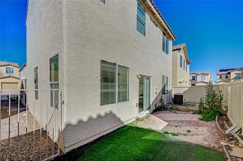 5861 Secret Island, Las Vegas, NV 89139