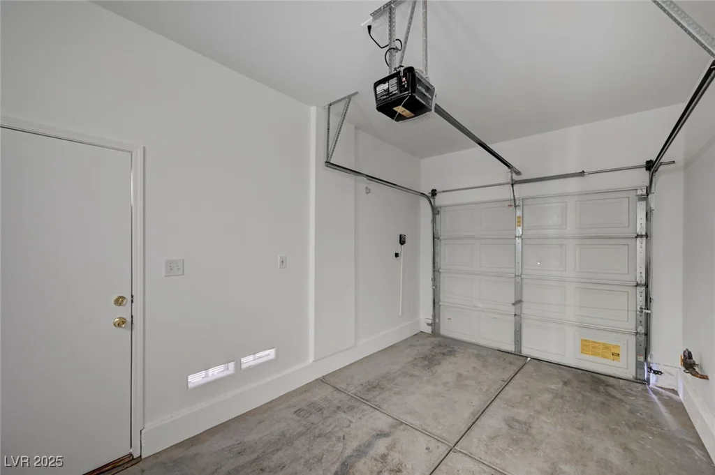 5861 Secret Island, Las Vegas, NV 89139