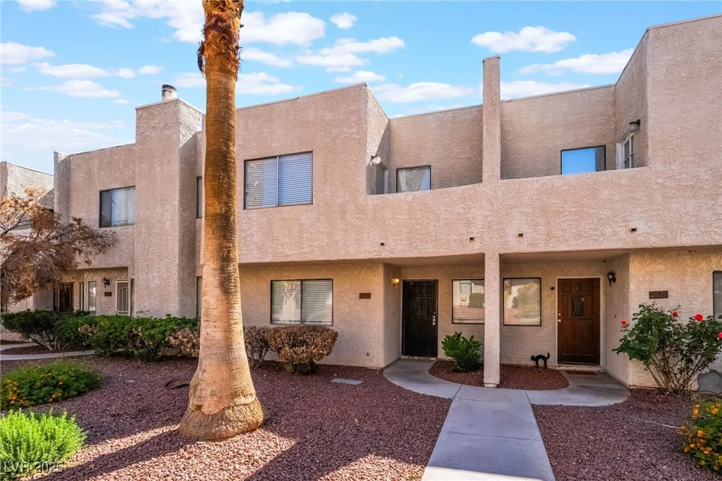 2667 Aracatuba, Las Vegas, NV 89121