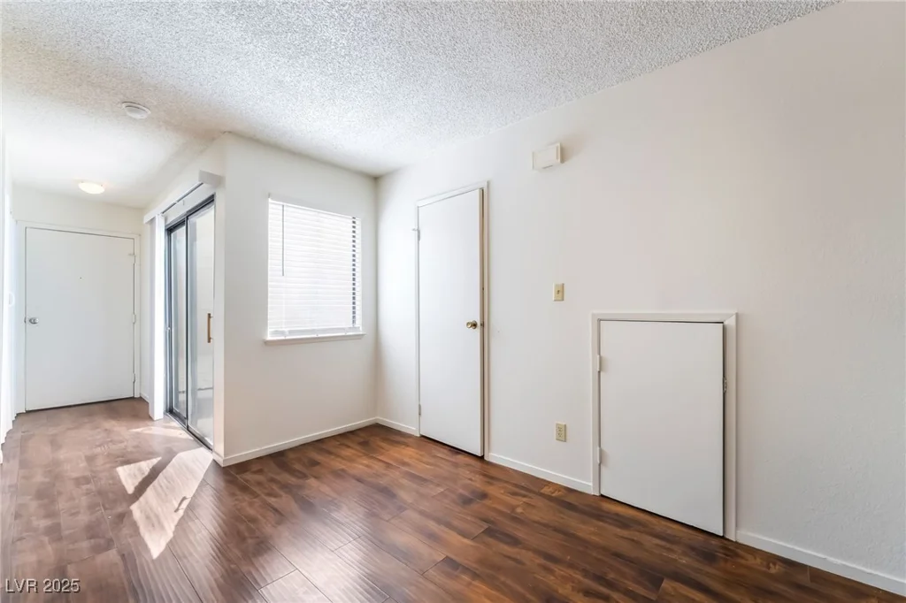 2667 Aracatuba, Las Vegas, NV 89121