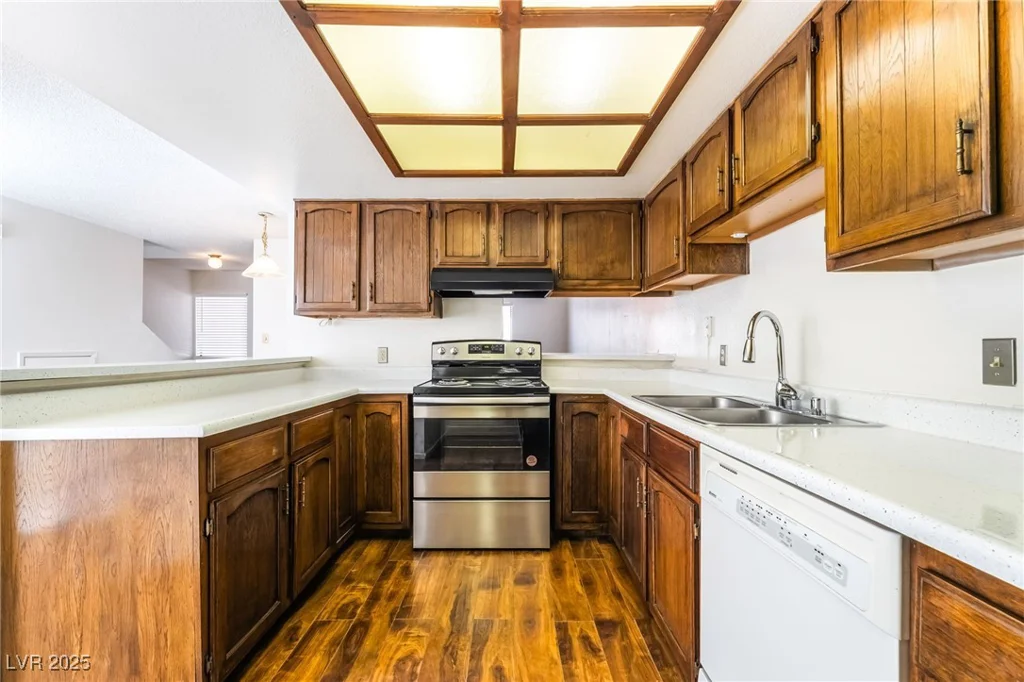 2667 Aracatuba, Las Vegas, NV 89121