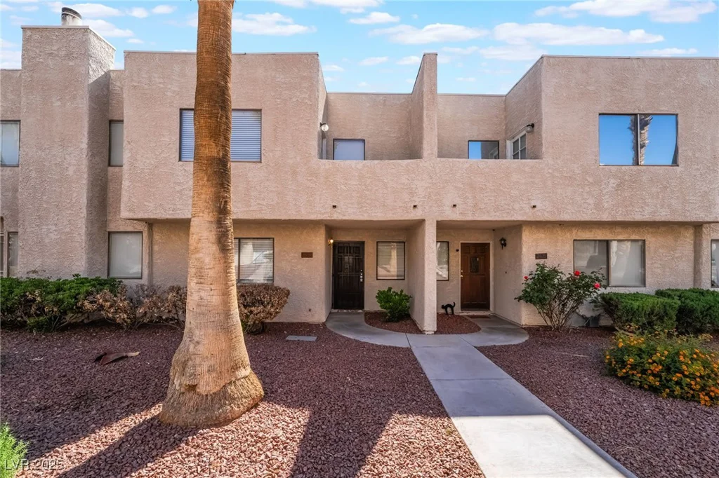 2667 Aracatuba, Las Vegas, NV 89121