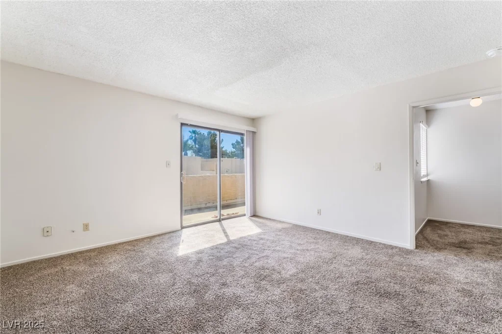 2667 Aracatuba, Las Vegas, NV 89121