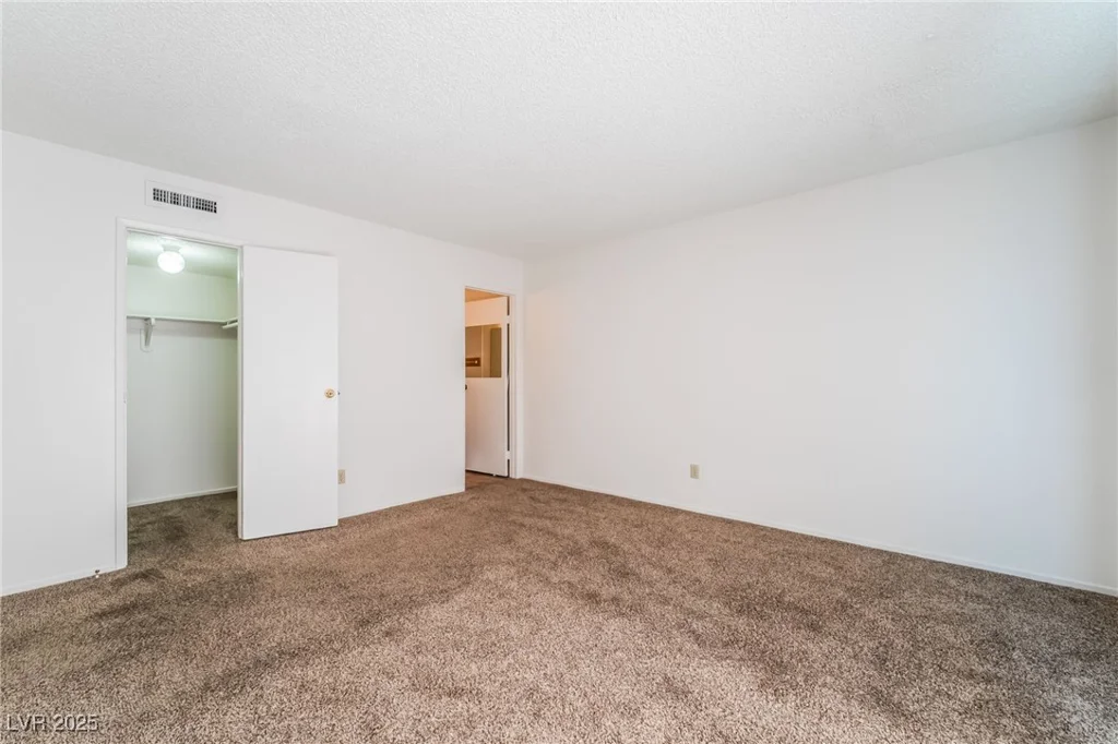 2667 Aracatuba, Las Vegas, NV 89121