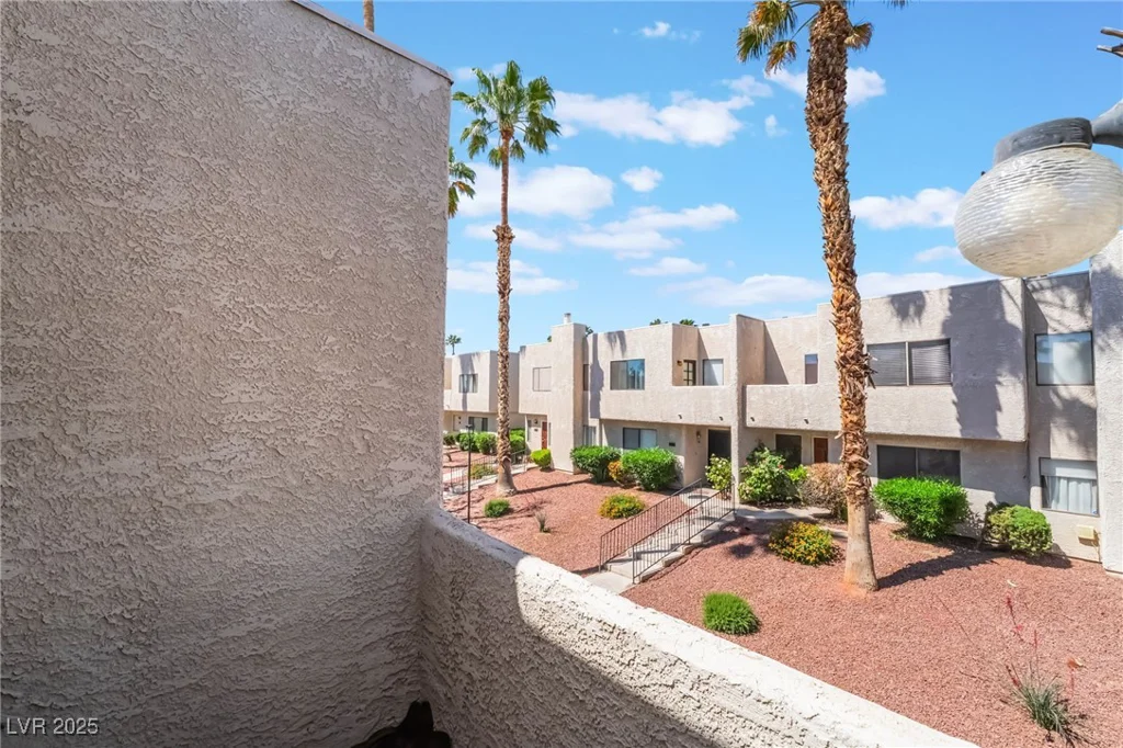 2667 Aracatuba, Las Vegas, NV 89121