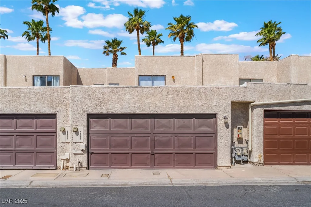 2667 Aracatuba, Las Vegas, NV 89121