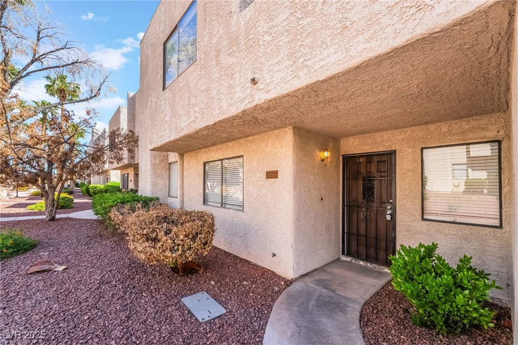 2667 Aracatuba, Las Vegas, NV 89121