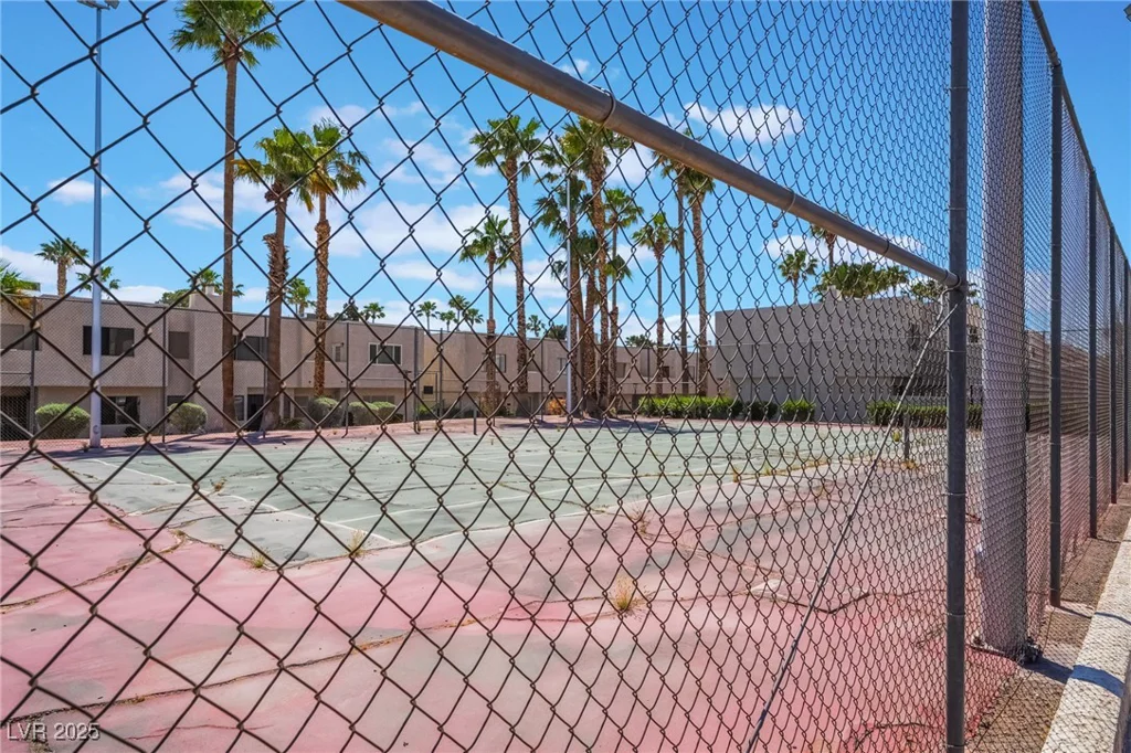 2667 Aracatuba, Las Vegas, NV 89121