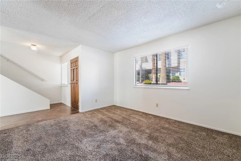 2667 Aracatuba, Las Vegas, NV 89121