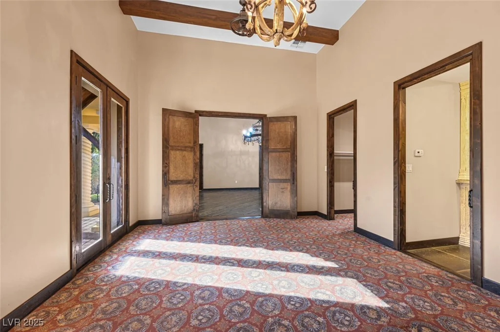 6760 Hinson, Las Vegas, NV 89118