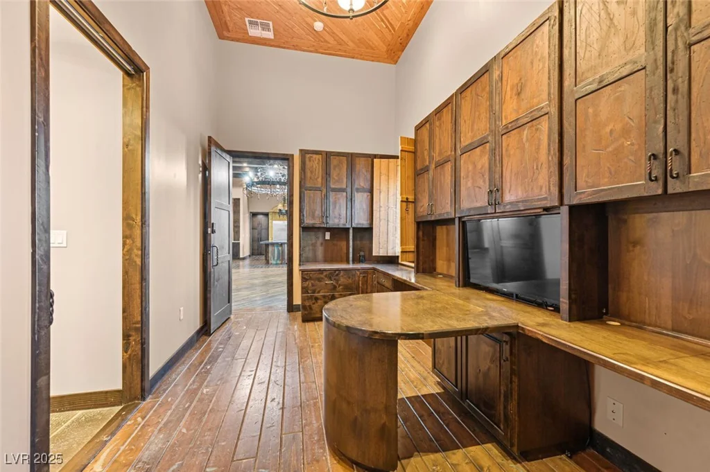 6760 Hinson, Las Vegas, NV 89118