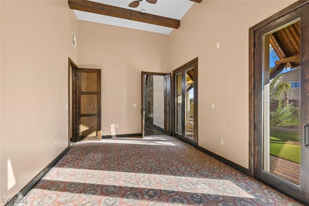 6760 Hinson, Las Vegas, NV 89118