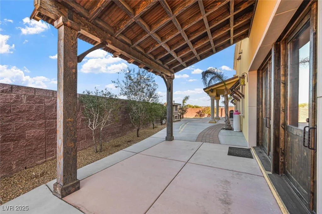 6760 Hinson, Las Vegas, NV 89118