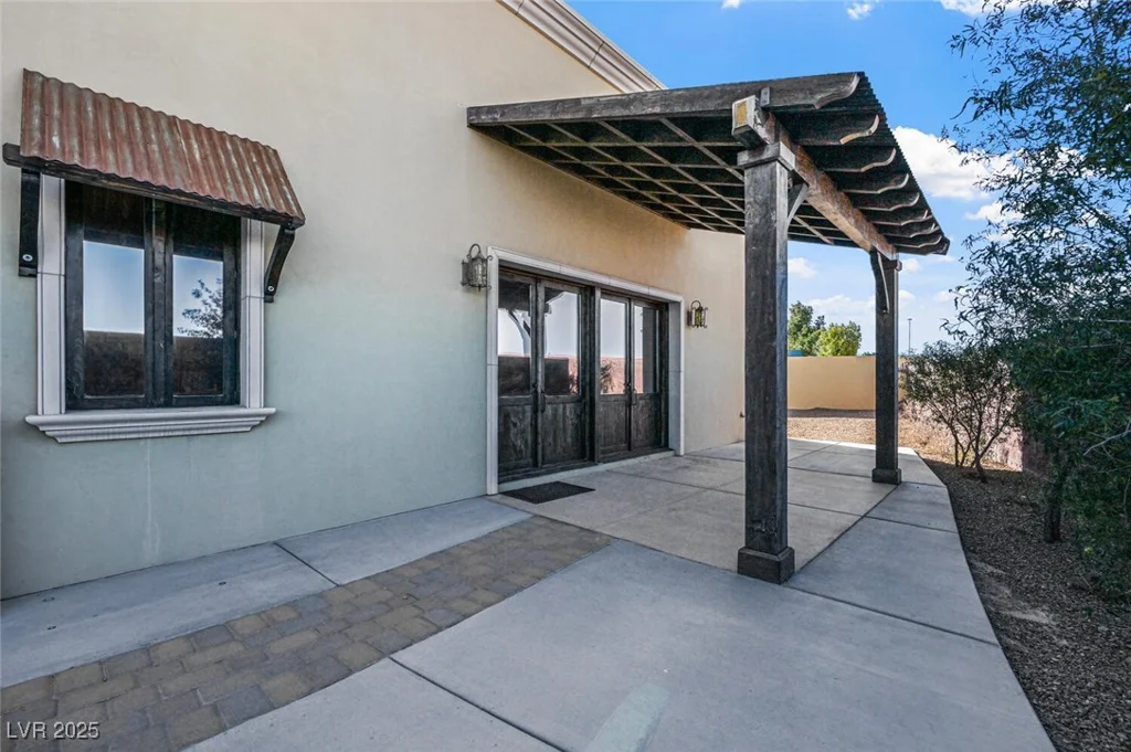 6760 Hinson, Las Vegas, NV 89118