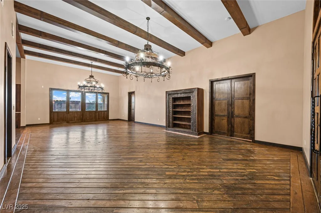 6760 Hinson, Las Vegas, NV 89118