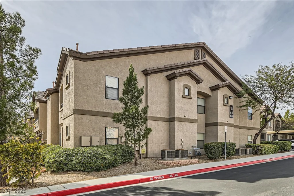 8250 Grand Canyon, Las Vegas, NV 89166
