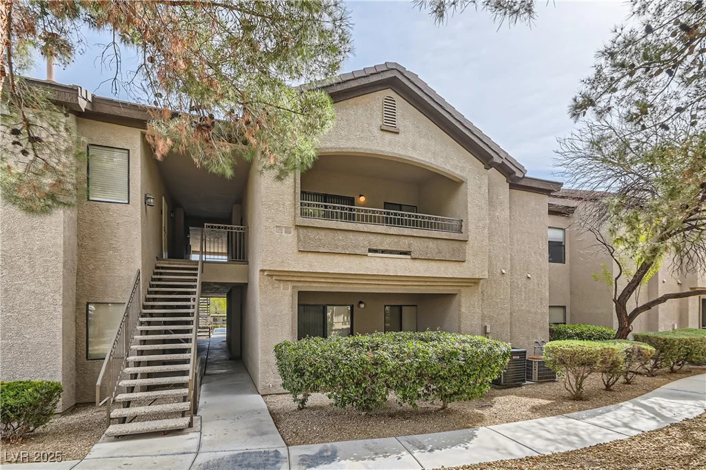 8250 Grand Canyon, Las Vegas, NV 89166