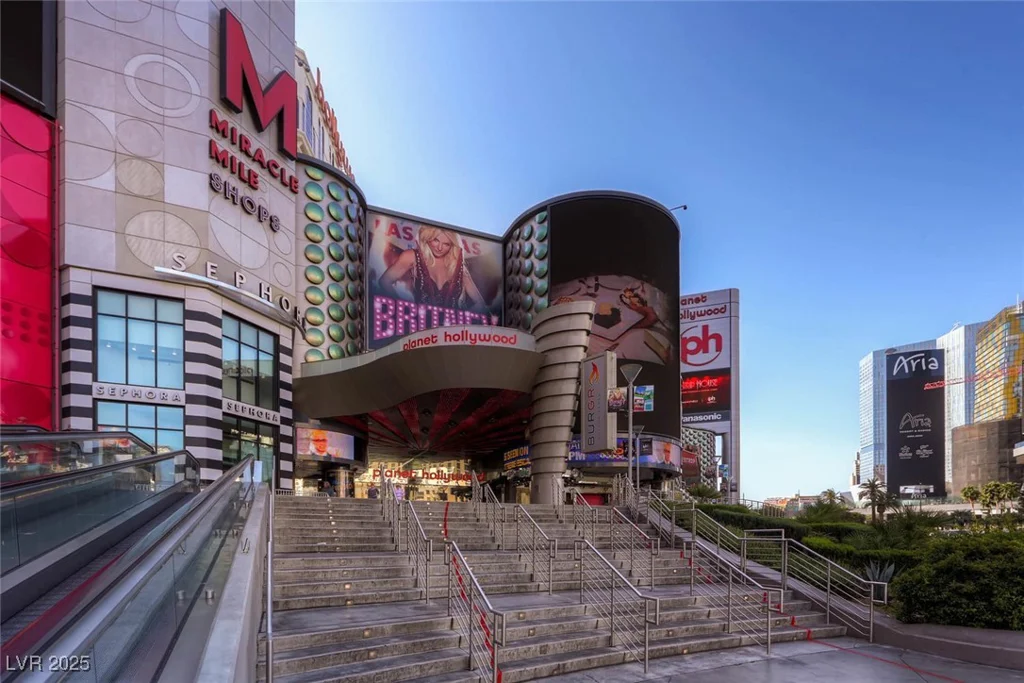 8250 Grand Canyon, Las Vegas, NV 89166