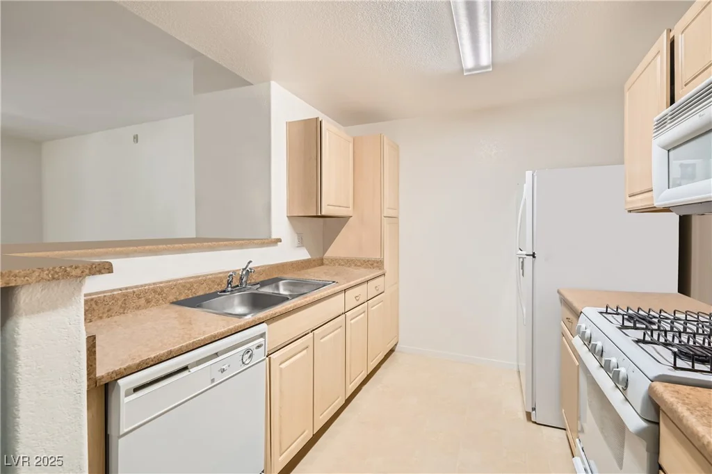 8250 Grand Canyon, Las Vegas, NV 89166