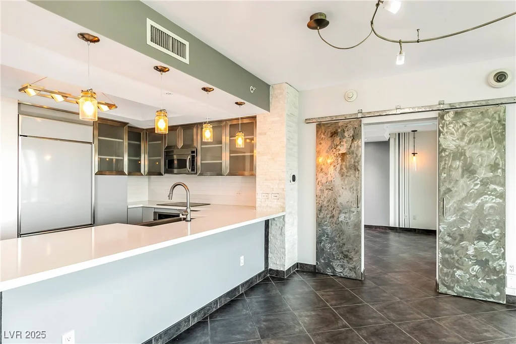 322 Karen, Las Vegas, NV 89109