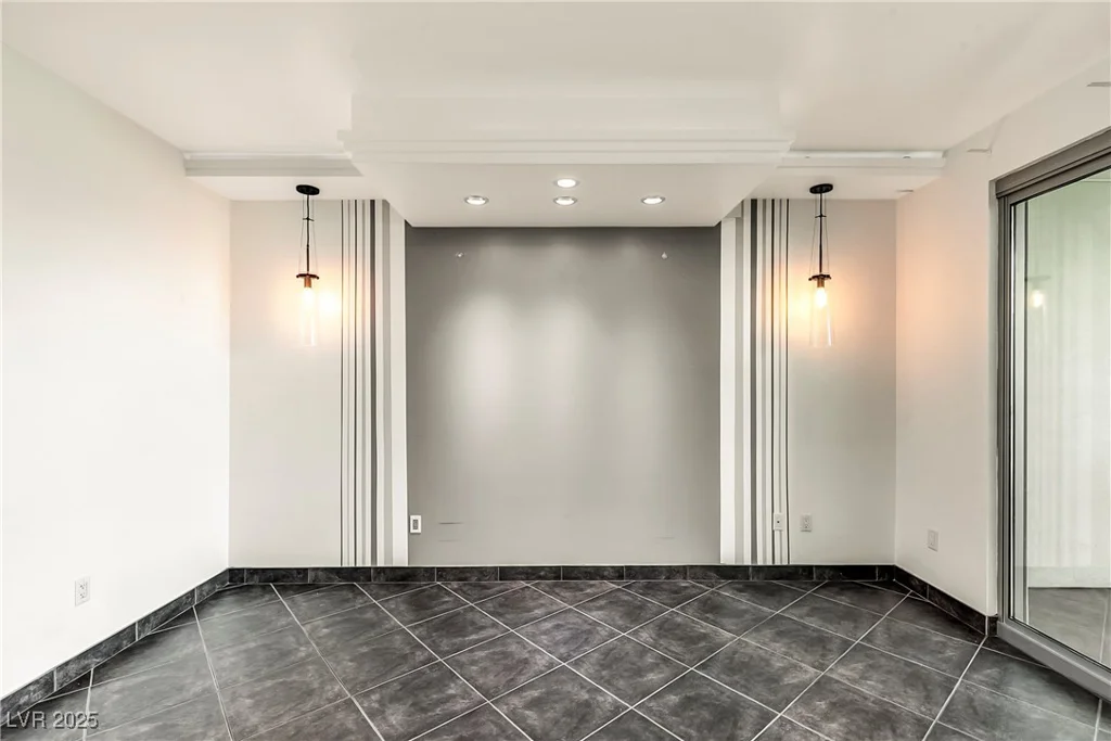 322 Karen, Las Vegas, NV 89109