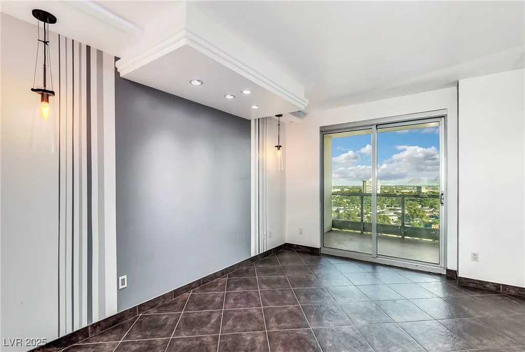322 Karen, Las Vegas, NV 89109
