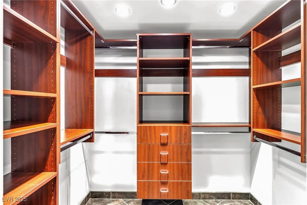 322 Karen, Las Vegas, NV 89109