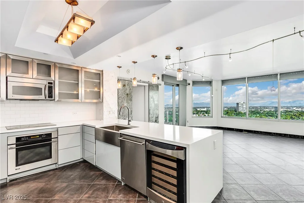322 Karen, Las Vegas, NV 89109