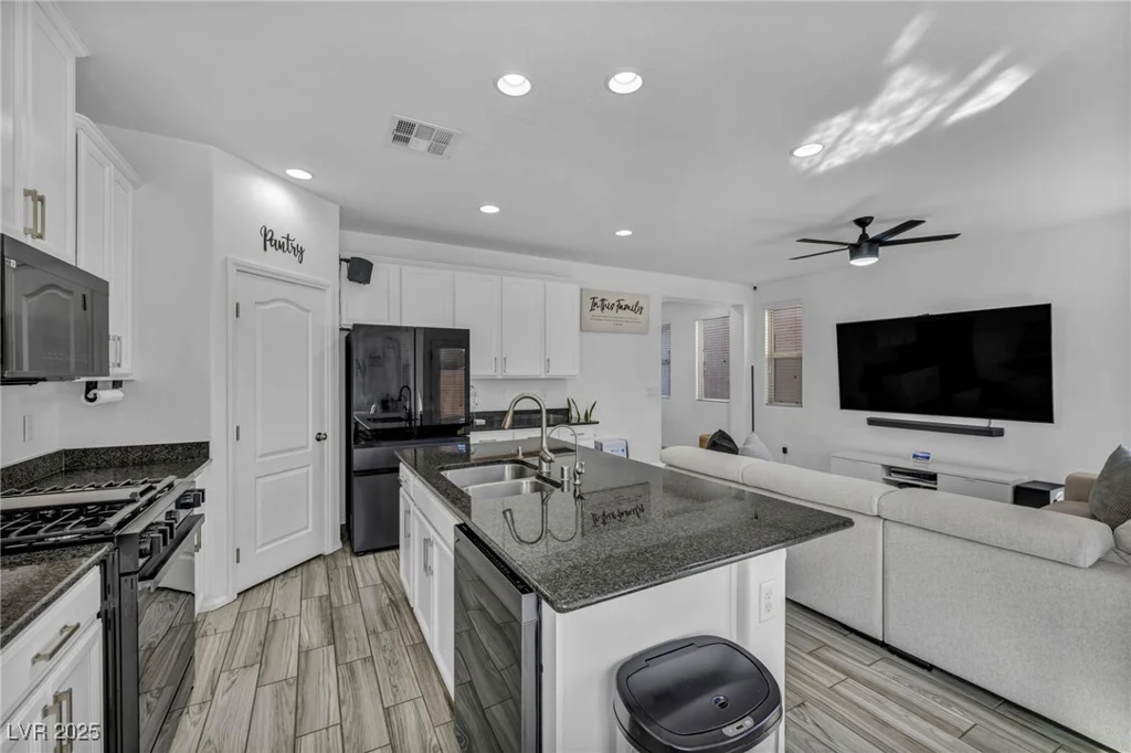 854 Earth Luster, Las Vegas, NV 89178