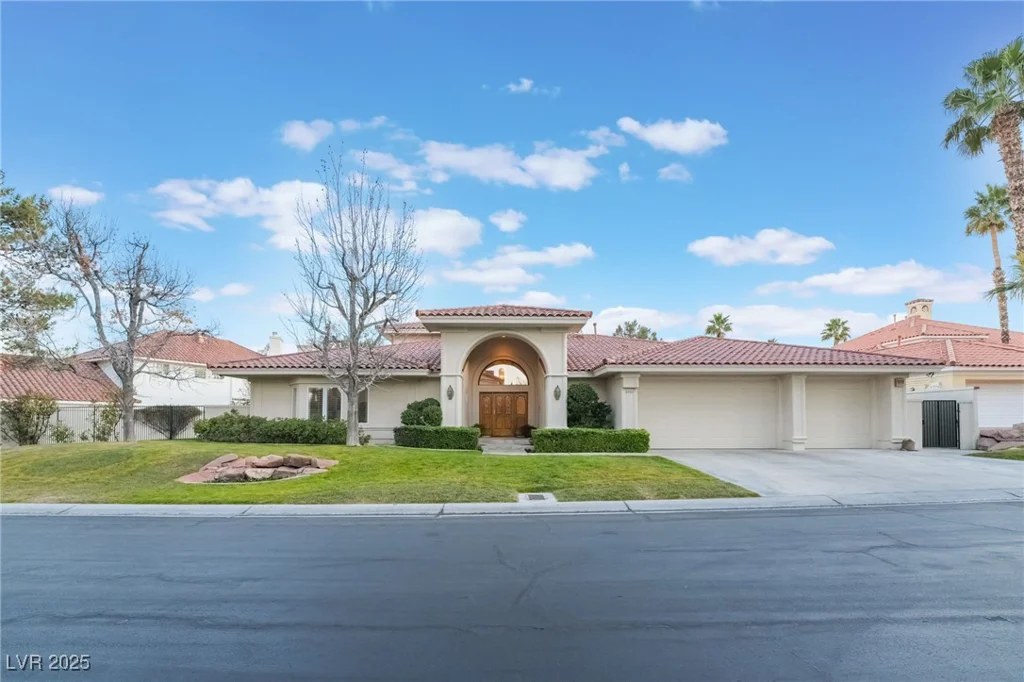 8701 Robinson Ridge, Las Vegas, NV 89117