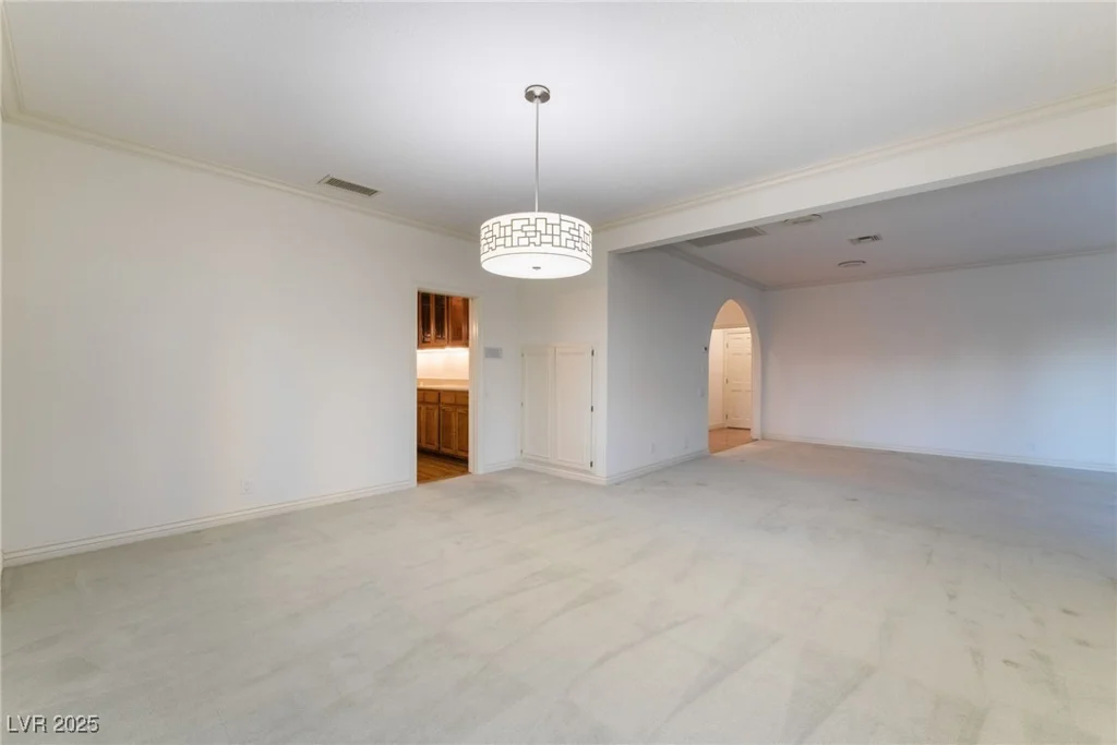8701 Robinson Ridge, Las Vegas, NV 89117