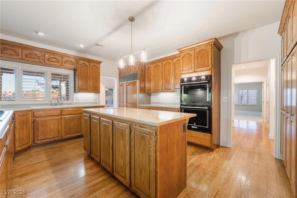 8701 Robinson Ridge, Las Vegas, NV 89117