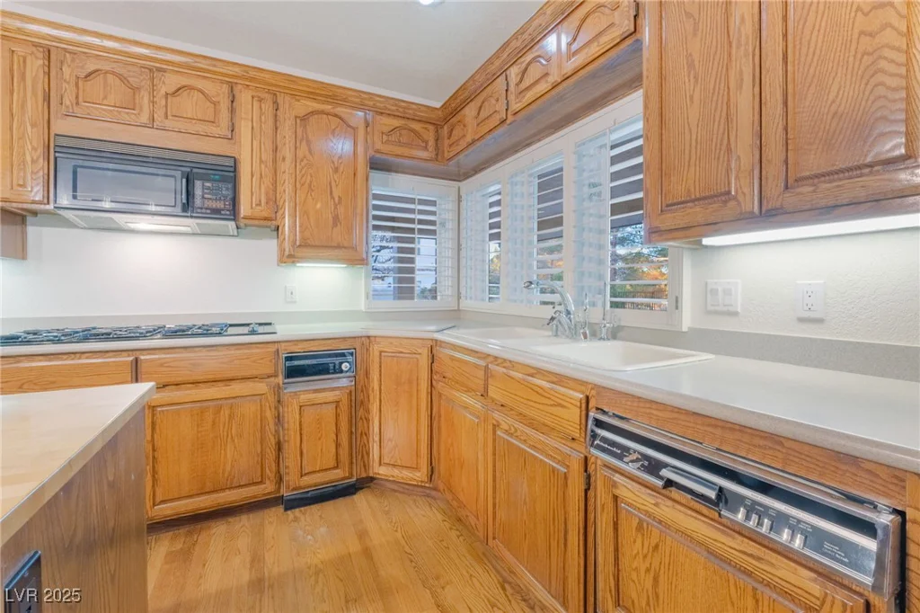 8701 Robinson Ridge, Las Vegas, NV 89117