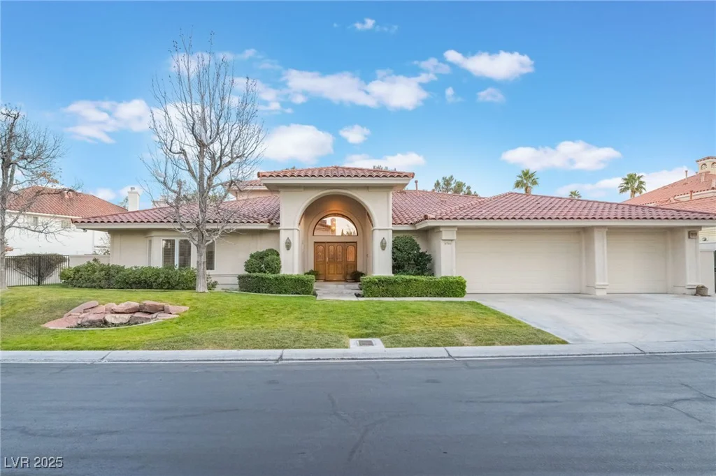 8701 Robinson Ridge, Las Vegas, NV 89117