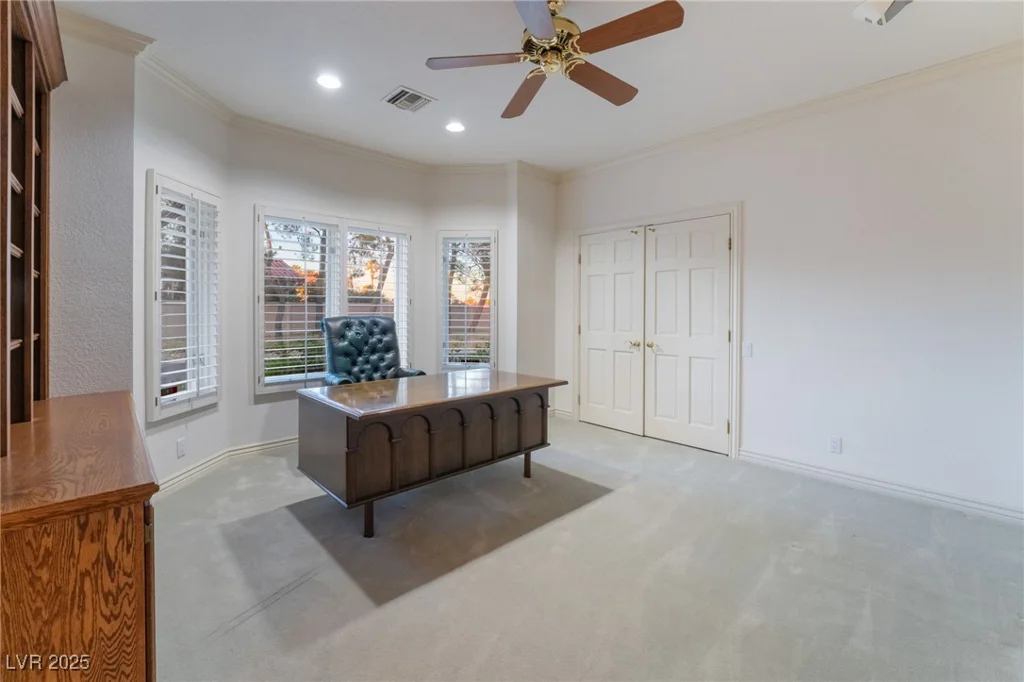 8701 Robinson Ridge, Las Vegas, NV 89117