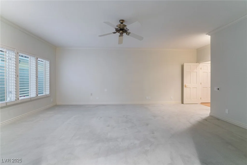 8701 Robinson Ridge, Las Vegas, NV 89117
