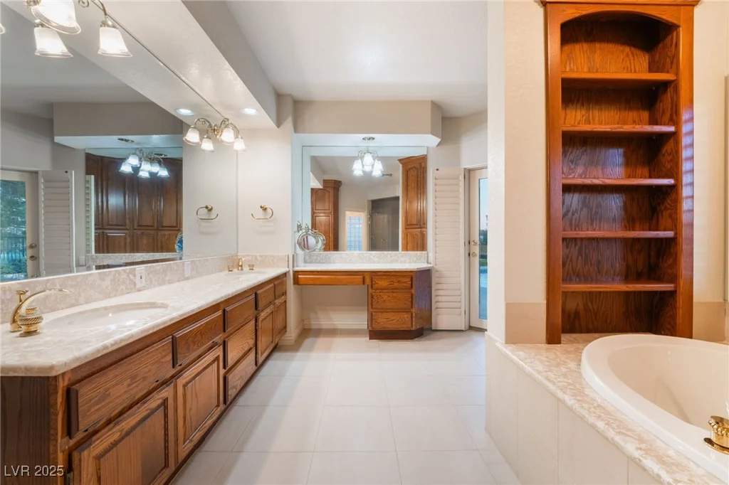 8701 Robinson Ridge, Las Vegas, NV 89117
