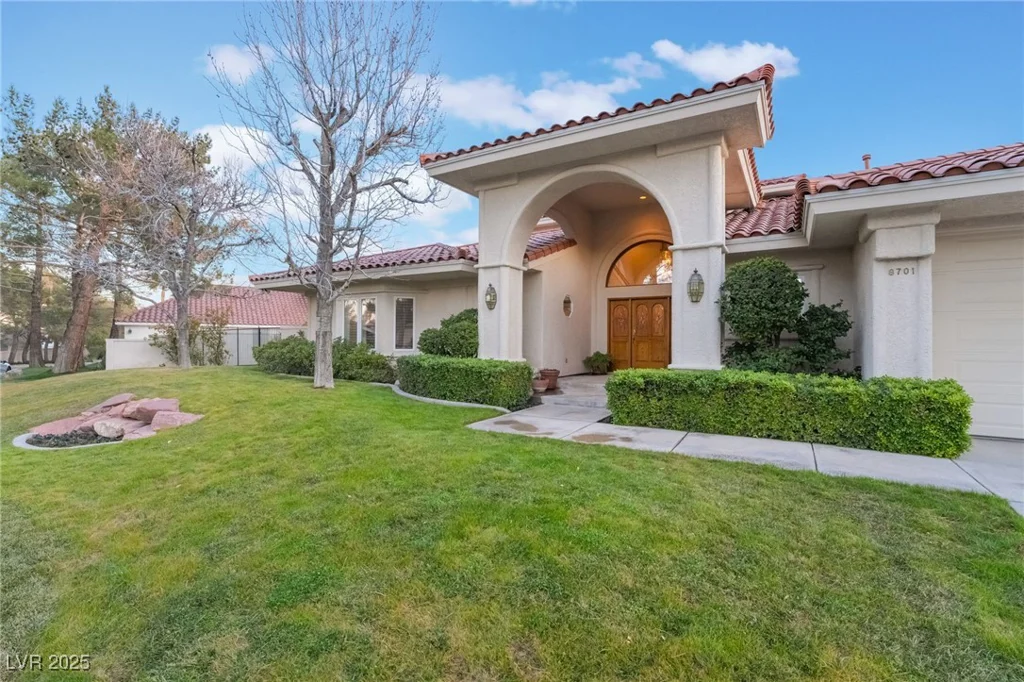 8701 Robinson Ridge, Las Vegas, NV 89117