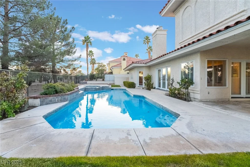 8701 Robinson Ridge, Las Vegas, NV 89117