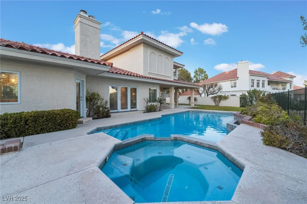 8701 Robinson Ridge, Las Vegas, NV 89117