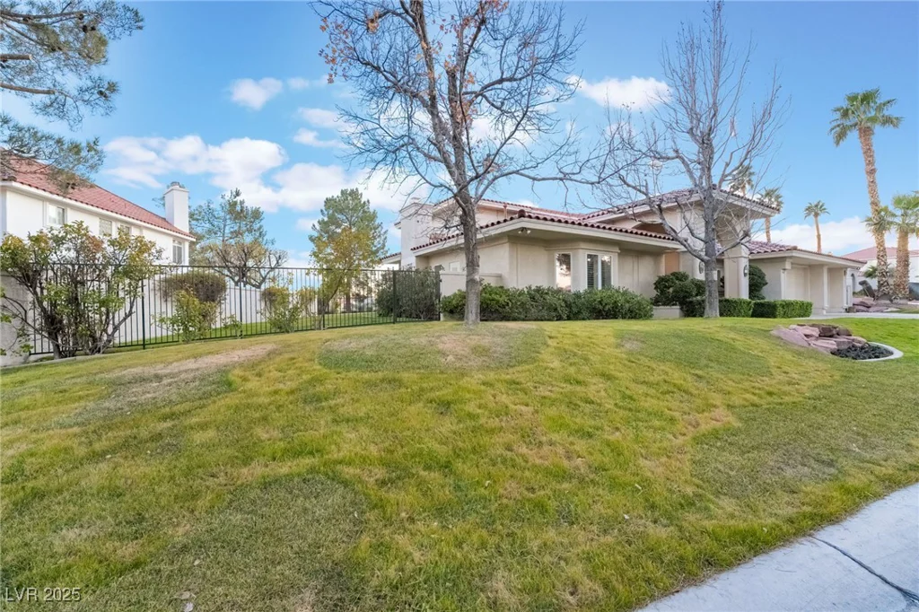 8701 Robinson Ridge, Las Vegas, NV 89117