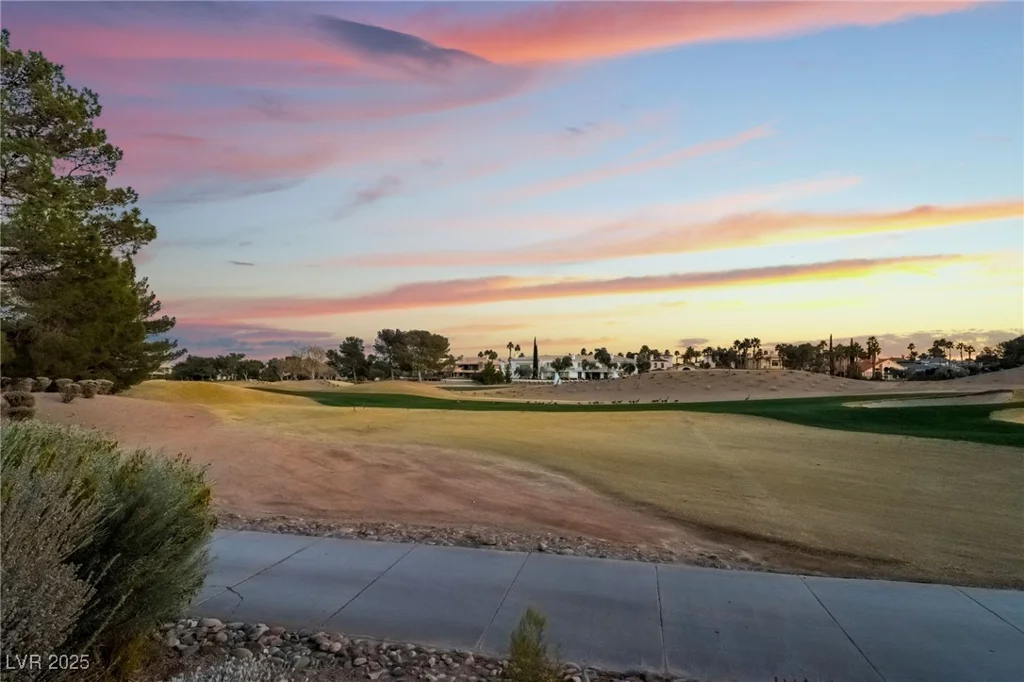 8701 Robinson Ridge, Las Vegas, NV 89117