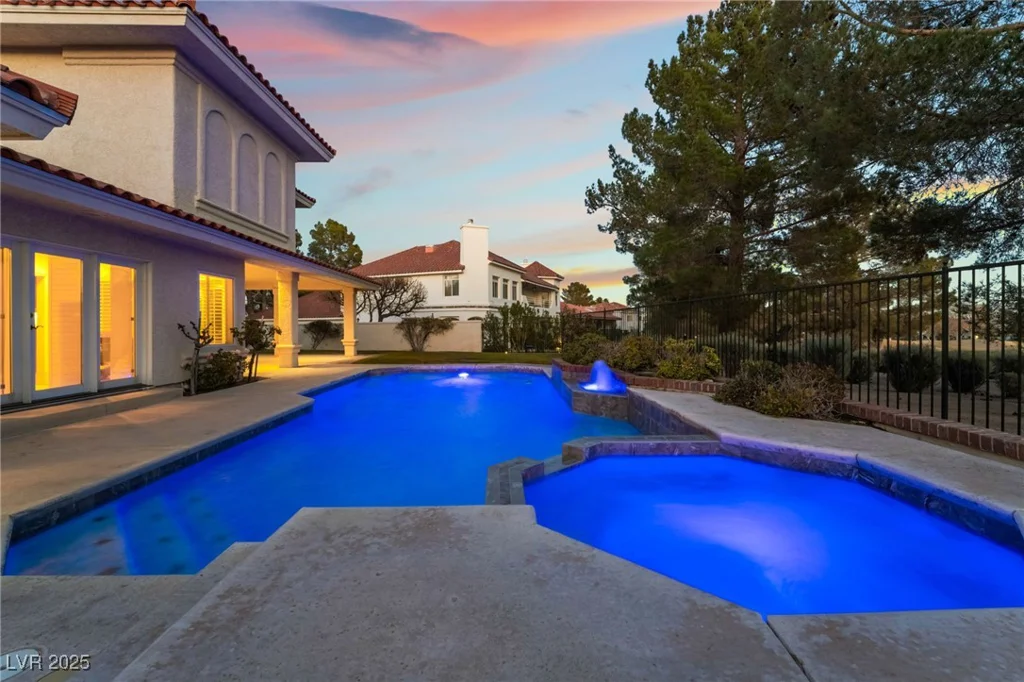 8701 Robinson Ridge, Las Vegas, NV 89117