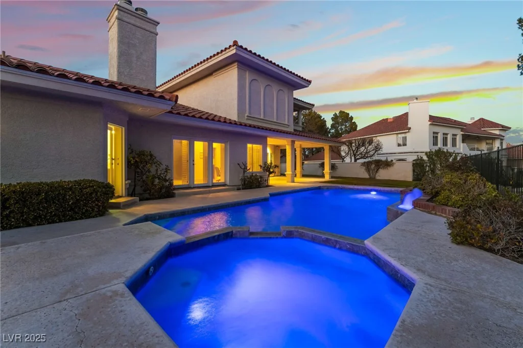 8701 Robinson Ridge, Las Vegas, NV 89117